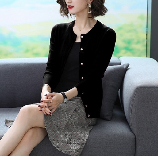 Loose Korean Knitted Sweater Solid Color Round Neck Sweater Top