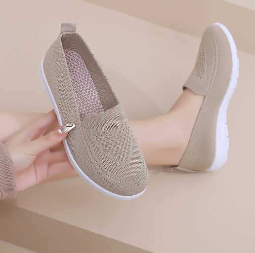 Breathable flat casual shoes for middle-aged and elderly mothers